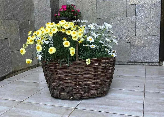 стела Villa Szinemorec